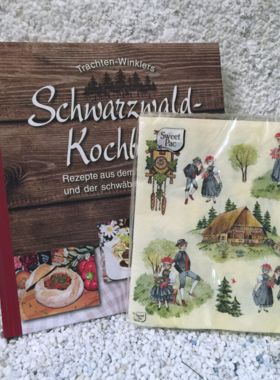 Schwarzwälder Kochbuch mit Schwarzwaldservietten