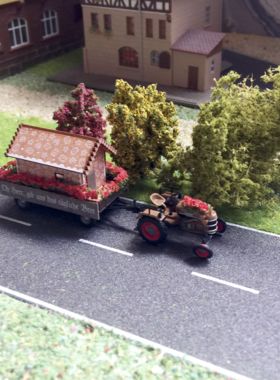 Traktor mit Festwagen Set