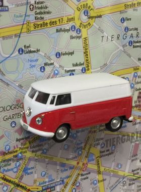 Magnet "Oldtimer" VW Bus weiß-rot