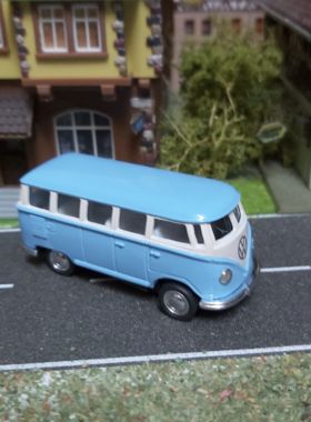VW Bus blau