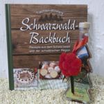 BB10010 Schwarzwald Backbuch mit Schwarzwälder Kirschlikörbäumle 28%voll 100ml