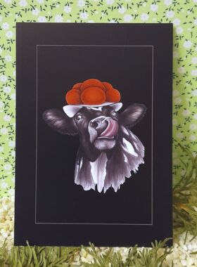 Postkarte Schwarzwald Kuh Fanny mit Zunge und Bollenhut