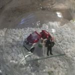 139610 Edelglasflasche "Hochzeit" mit Smart und Hochzeitspaar