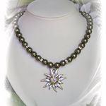 137318 Edelweiß-Kette "Verena" olivgrün
