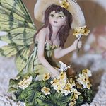 138161 Elfe "Ludvina" im Blumenbeet