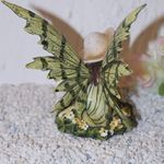 138161 Elfe "Ludvina" im Blumenbeet