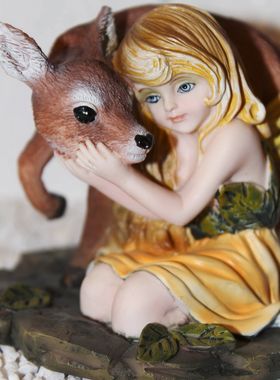 Glückselfe "Villingen" mit Mädchen und Bambi