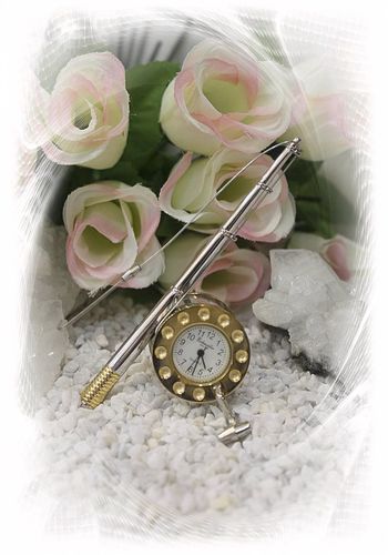 137918 Miniaturuhr "Angel"