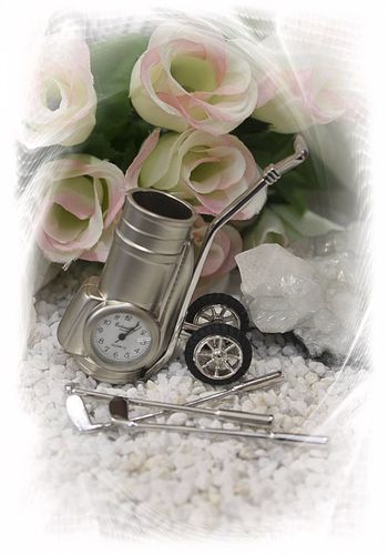 137912 Miniaturuhr "Golfwagen"