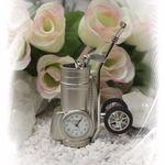 137912 Miniaturuhr "Golfwagen"