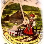 136229 Porzellanuhr Schwarzwaldmädel