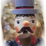 135443 Räuchermännle "Vogelhändler"