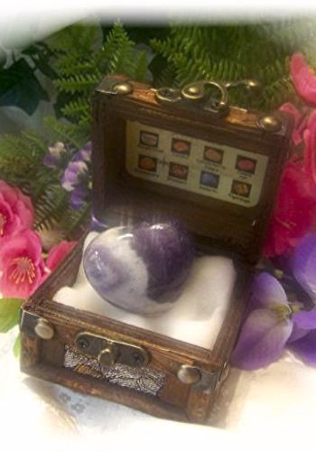 135893 Schatztruhe mit Amethyst-Herz