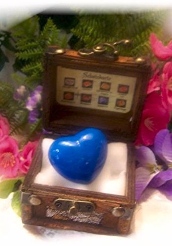 135883 Schatztruhe mit Blauem Howlith-Herz