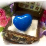 135883 Schatztruhe mit Blauem Howlith-Herz