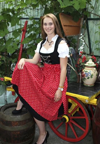 400006 Schwarzwald-Dirndl mit Bluse und Schürze