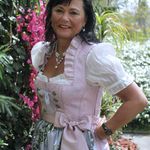 139402 Edeldirndl "Augsburg" mit Schürze