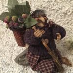 150404 Hexe "Feldberg" mit Beeren und Kräuter