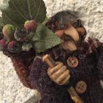 150404 Hexe "Feldberg" mit Beeren und Kräuter