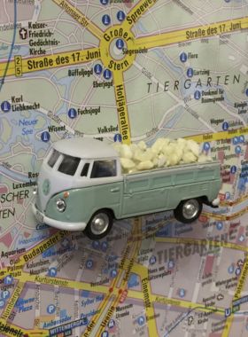Magnet "Oldtimer" VW Bus Britsche beladen