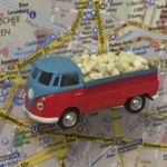 400085 Magnet "Oldtimer" VW Bus rot-blau Britsche beladen
