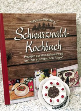 Schwarzwälder Kochbuch mit Kirschtorte