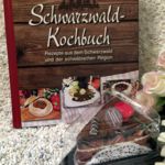 4000067 Schwarzwälder Kochbuch mit Kirschtorten-Stück