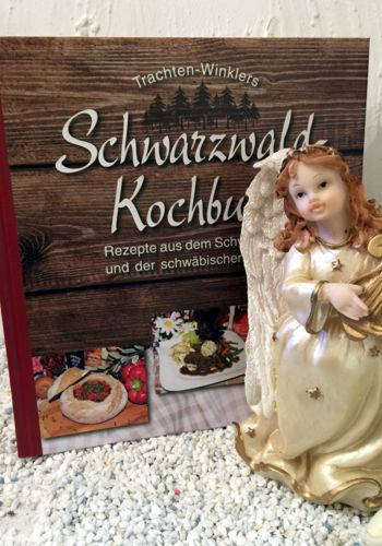 4000106 Schwarzwälder Kochbuch mit Glücksengel champagnerfarbig