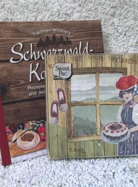 Schwarzwald Kochbuch mit Schwarzwaldservietten