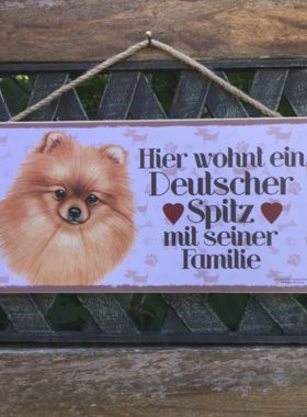 Holzschild mit Hund Spitz und Spruch