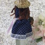 135910 Schnapsmädel mit Haselnuss