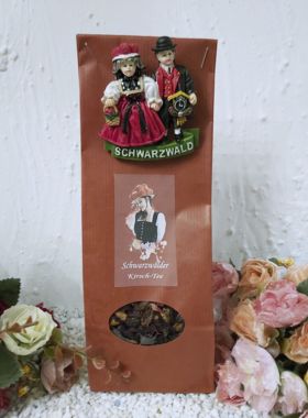 Schwarzwald-Tee mit Schwarzwald-Paar