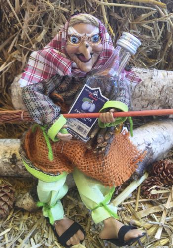 137160 Schluckhexle mit Zwetschgenwasser