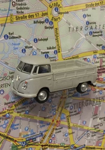 01069 Magnet "Oldtimer" VW Bus beige Britsche