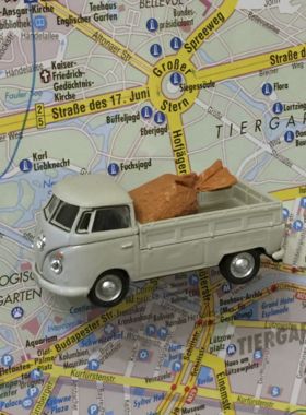 Magnet "Oldtimer"VW-Bus beladen mit einem Sack