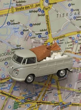 Magnet "Oldtimer"VW-Bus beladen mit Sack und Steinen