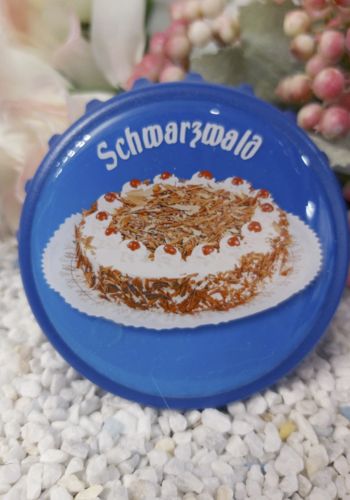 01129 Flaschenöffner Schwarzwäder Kirschtorte