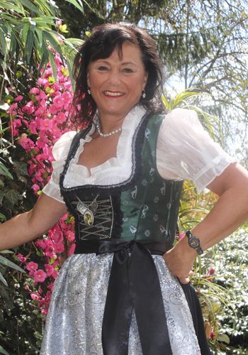 139401 Dirndl "Berlin" mit Schürze