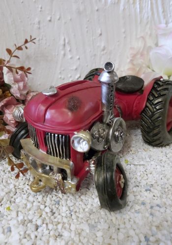 010057 Spardose Oldtimer-Traktor rot