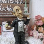 K10004 Schwarzwaldkochbuch mit Kochfigur Oberkelner