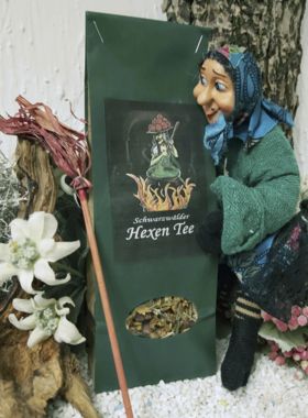 Schwarzwälder Hexen-Tee mit Schwarzwälder-Hexe