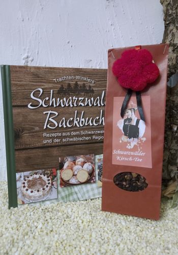 BB10002 Schwarzwald Backbuch mit Kirschtee und Bollenhut