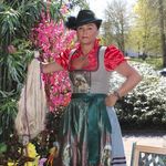 139398 Dirndl "München" mit Schürze