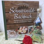 BB10010 Schwarzwald Backbuch mit Schwarzwälder Kirschlikörbäumle 28%voll 100ml
