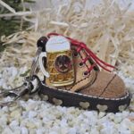 Sch1023 Wanderschuh mit Bierkrug