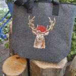 TA 1002 Schwarzwaldtasche mit Bollenhut-Hirsch