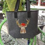 TA 1002 Schwarzwaldtasche mit Bollenhut-Hirsch