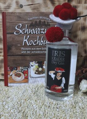 Kochbuch mit Schwarzwald Gin Iris