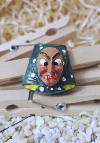 KMÄ1003 Klammer mit Mäskle Hexe grün