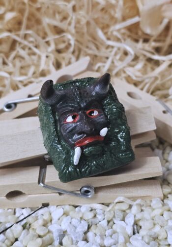 KMÄ1006 Klammer mit Mäskle Urviecher Bad Dürrheim